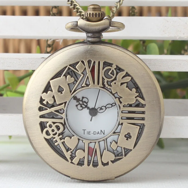 

New Alice Wonderland Series Hollow Large Flower Key Rabbit Palace Retro Pocket Watch Drop Shipping TD2073