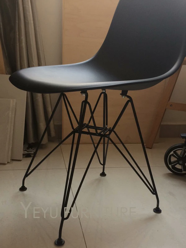Минималистический современный дизайн пластиковая и черная металлическая ножка обеденный стул со спинкой простой дизайн черный кафе Лофт Досуг современные кресло и стул