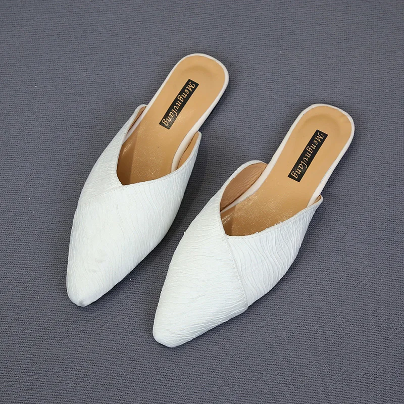 

Women Slippers 2019 Summer Autumn Pointed Toe Flat Woman Slippers Slip On Half Shoes Loafers Mules Flip Flops