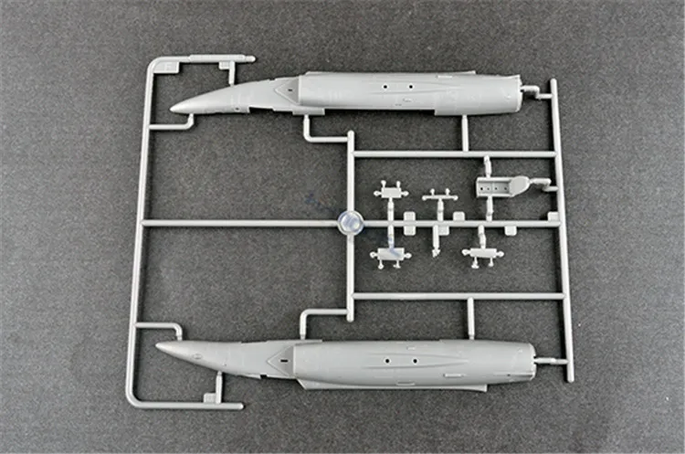 Труба 01684 1: 72 Китай Q-5 истребитель Ассамблея модель