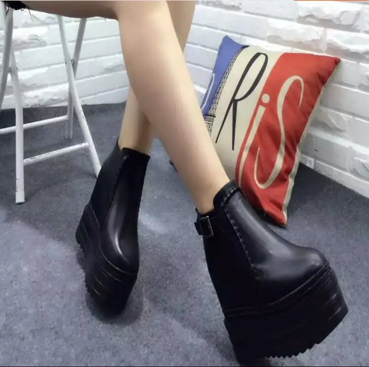 

2019 autumn and winter new thick-soled female high-heeled Korean version 14CM platform shoes casual wedge heel boots