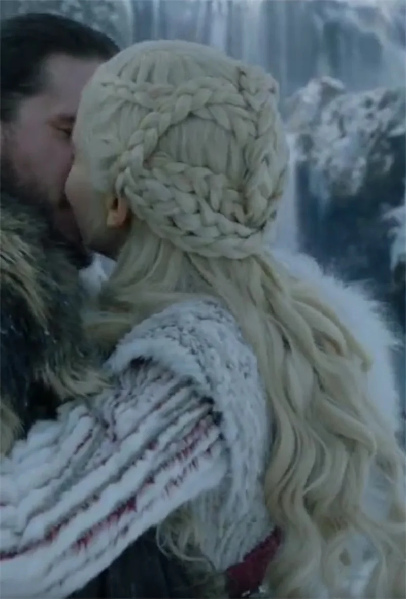 

2019 New Type Game of Thrones Daenerys Targaryen Cosplay Wig Synthetic Hair Long Wavy Dragon of Mother Wig Halloween Party Use