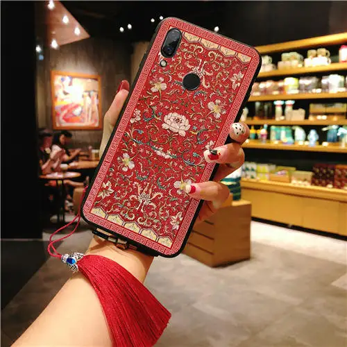 

Nova 3 3i 3e Relief Pattern Cases for Huawei Nova 3 3i i 3e P20 Lite Case Tassel Lanyard Silicone Cover for Huawei Nova3 Nova3i