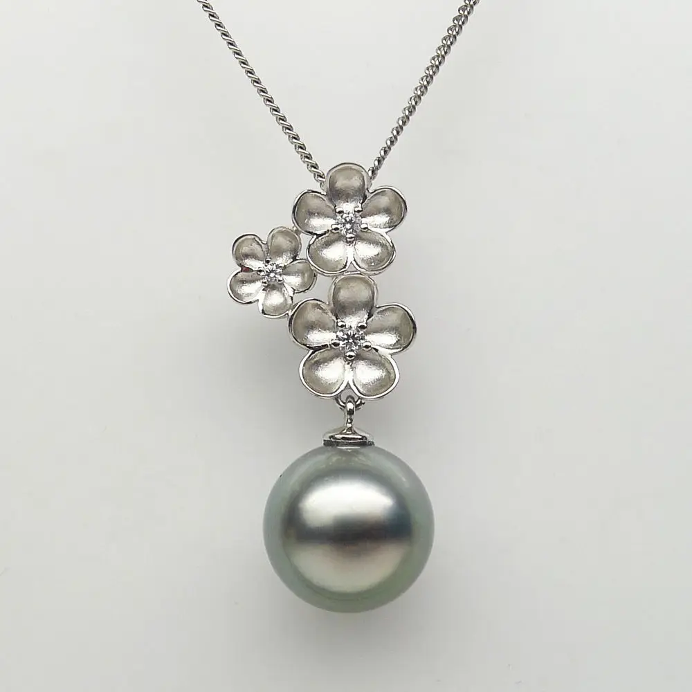 

FREE SHIPPING 10.5MM Natural Gray Real Tahitian Pearl Flower Pendant 14 Solid White Gold