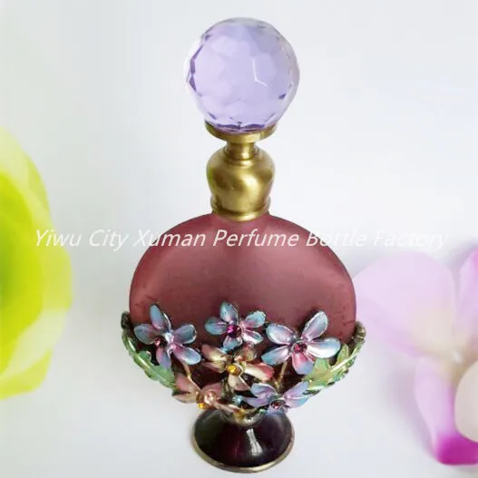 

Retro Metal Empty Flower Beautiful Adornment Crafts Travel Gift Makeup Perfume Bottle For Birthday Gift