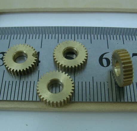 

0.3M 30Teeths Diameter:9.9mm Inner Hole:4mm small copper gear-thickness:2.5mm