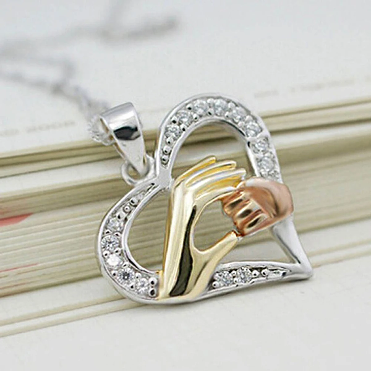 Vintage Collare Mother Child Necklaces Shellhard Crystal Hand in Hand Heart Shaped Pendant Necklace Love Family Jewelry Gift