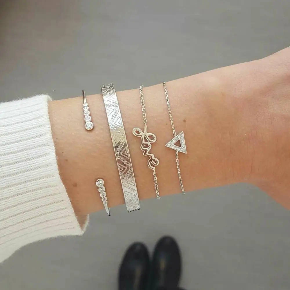 

Simple Female Bracelets Triangle Crystal Letter Pattern Open Silver Bracelet Set Fashion Lady Wedding Party Jewelry Accessories
