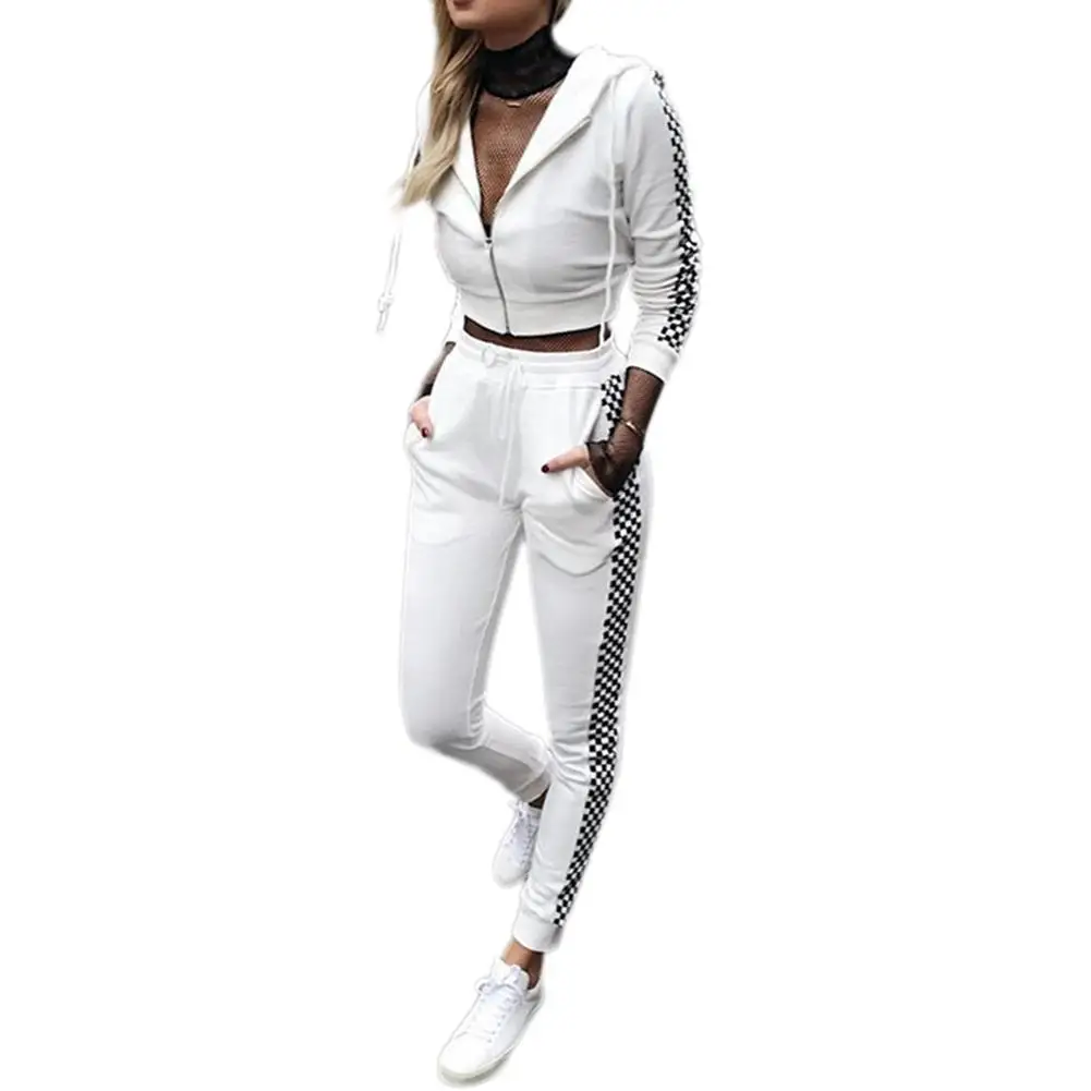 Спортивный костюм женский. Nike tech fleece белая. Спортивный костюм женский на молнии с капюшоном. Комбинезон с капюшоном женский. Спорные костюмы женские.