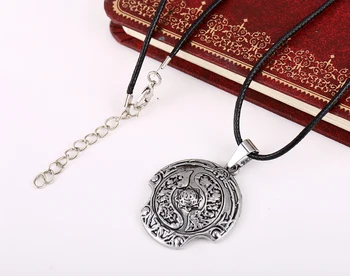 

12pcs/lot Hot GAME DOTA 2 Immortal Champion Shield Metal Necklace Charm Pendant Cosplay Accessories Jewelry Gift