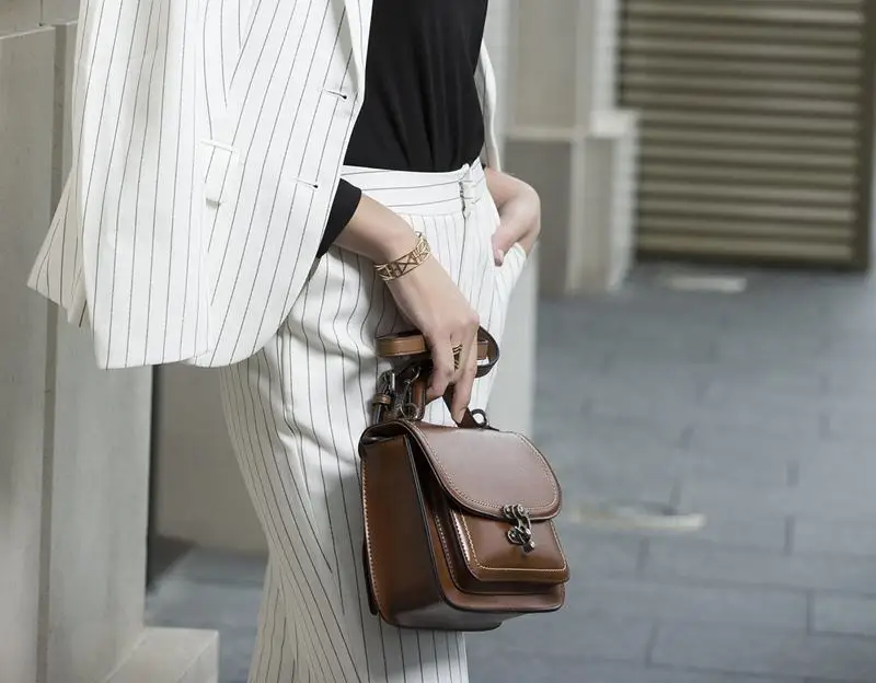 Meaeguet Gold-color Geometric Hollow Bangle For Women Stainless Steel Open Bracelet Fashion Jewelry (10)