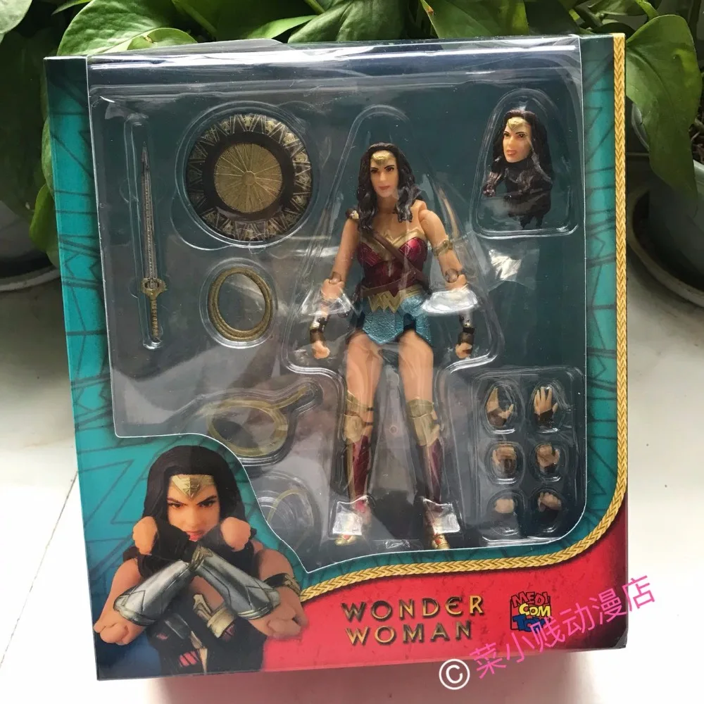 DC COMICS Super Hero Wonder Woman PVC Figure Collectible Model Toy