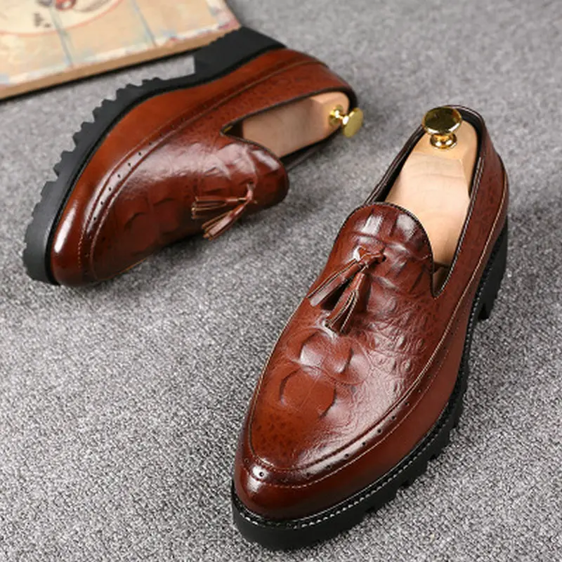 

2019 New Fashion Designer Luxury Men Formal Leather shoes Men Dress Shoe Pointed Oxfords Shoes loafers driving shoes LK-07