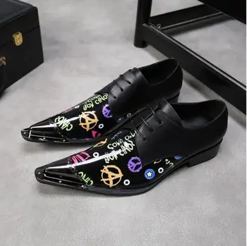 

Italy new Men Dress Business Wedding Shoes Male Formal Shoes Patent Leather Breathable printing party Pointed Toe Oxford shoes