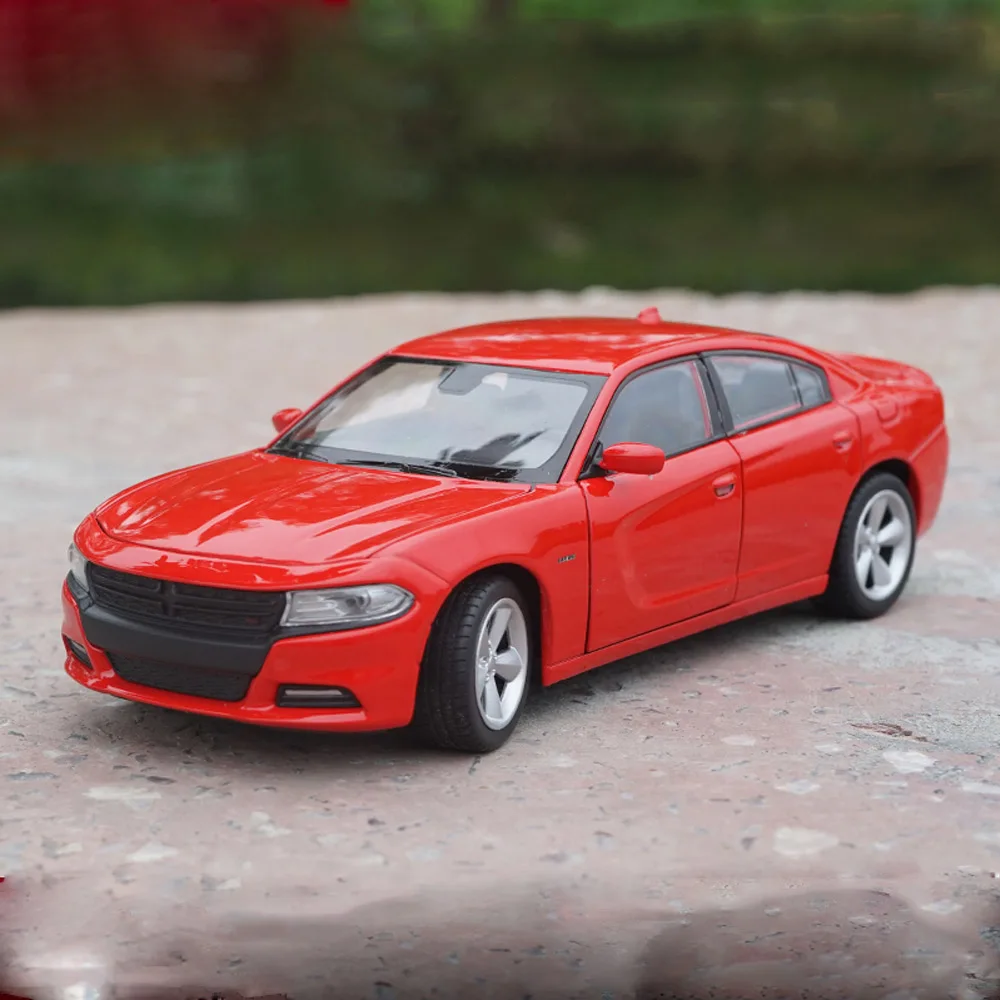 1: 24 сплава игрушка с инерционным механизмом транспортных средств DODGE R/T Зарядное устройство Модель гоночной машины детских игрушек