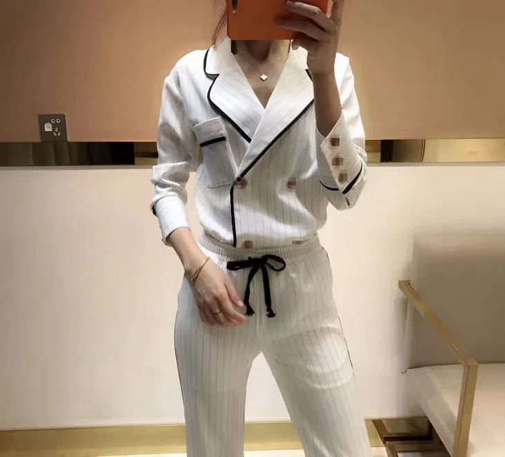 Desfile da marca roupas de verão 2017 nova moda trespassado lapela shirt calças listras das mulheres terno 617