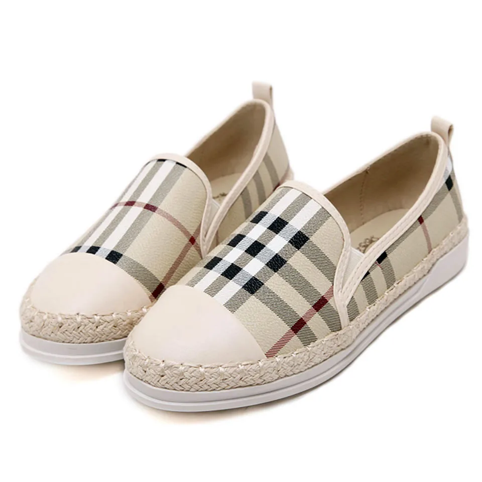 comfortable white canvas shoes