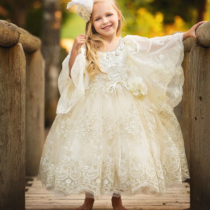 Pretty Pageant Toga Zachte Kant Bloem Jurk Voor Speciale Gelegenheid Lange Mouwen Puffy Eerste Communie Jurk Voor Prinses Pretty Pageant Toga Zachte Kant Bloem Jurk Voor Speciale Gelegenheid Lange Mouwen Puffy Eerste Communie Jurk Voor Prinses
