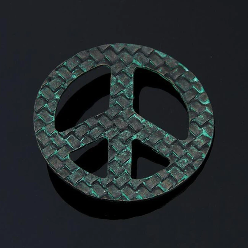 

Vintage Peace Symbol Brooches for Women Fashion Metal Pins Charm Men Brooch Scarf Dress Accessories Jewelry Gifts XZ278