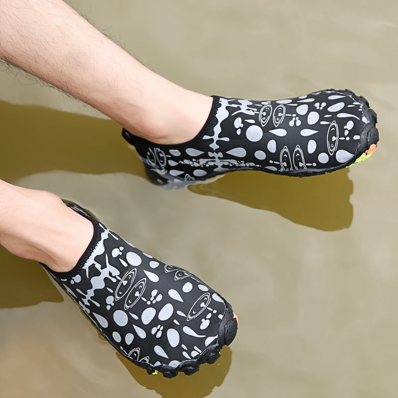 Water Shoes Aqua Shoes Plus Size Upstream Men Women Beach Fishing Swimming Outdoor Wading Sea Gym Shoes Sneakers Men Socks