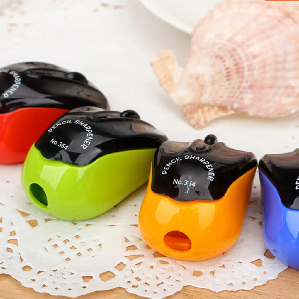 

Plastic Mouse Shape Pencil Sharpener Lovely Hand Rotating Cutter Gift for Children Random Color
