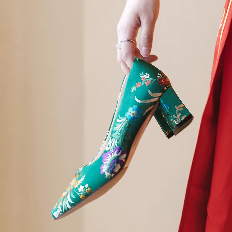 

Wedding Shoes Green Silk Pointed Toe High Heel Shoes Chinese Style Bride Wedding Shoes Woman Female Embroidered Pumps Ladies Sho