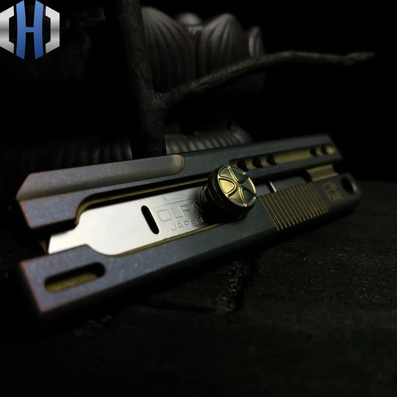 Titanium Alloy Utility Knife Tactical Short Cut Wallpaper Open Box Cutter Carved One Hand Open And Close EDC Titanium Alloy Utility Knife Tactical Short Cut Wallpaper Open Box Cutter Carved One Hand Open And Close EDC