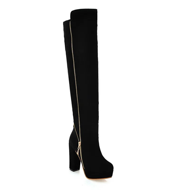 Осенне-зимние сапоги; модная пикантная женская обувь на высоком толстом каблуке; сапоги до колена