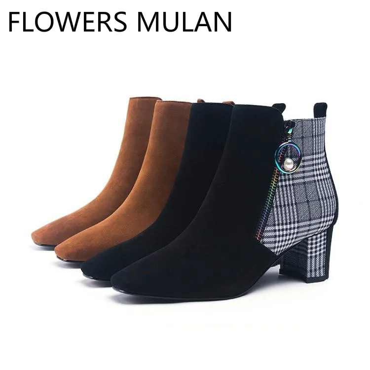

Designers Patchwork Suede Plaid Ankle Boots For Women Chic Square Toe Chunky Heel Ladies Booties Side Metal Ring Zipper Shoes
