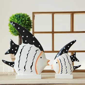 

The living room decoration decoration wooden ornaments Home Furnishing wedding gift crafts furnishings couple kiss fish