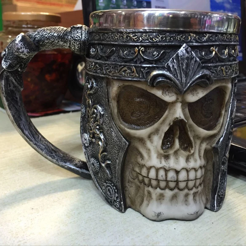 

1Piece Resin Skull Mug Tankard Striking Skull Warrior Tankard Viking Skull Beer Mug Gothic Helmet Drinkware Vessel Drop-Shipping