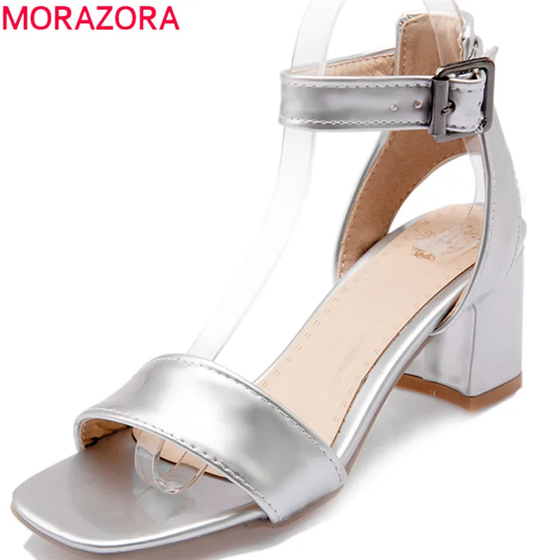 MORAZORA 2018 كبير حجم 33-45 جديد وصول النساء الصنادل مشبك بسيطة حزب بلون أنيقة الكعوب مربع أحذية امرأة