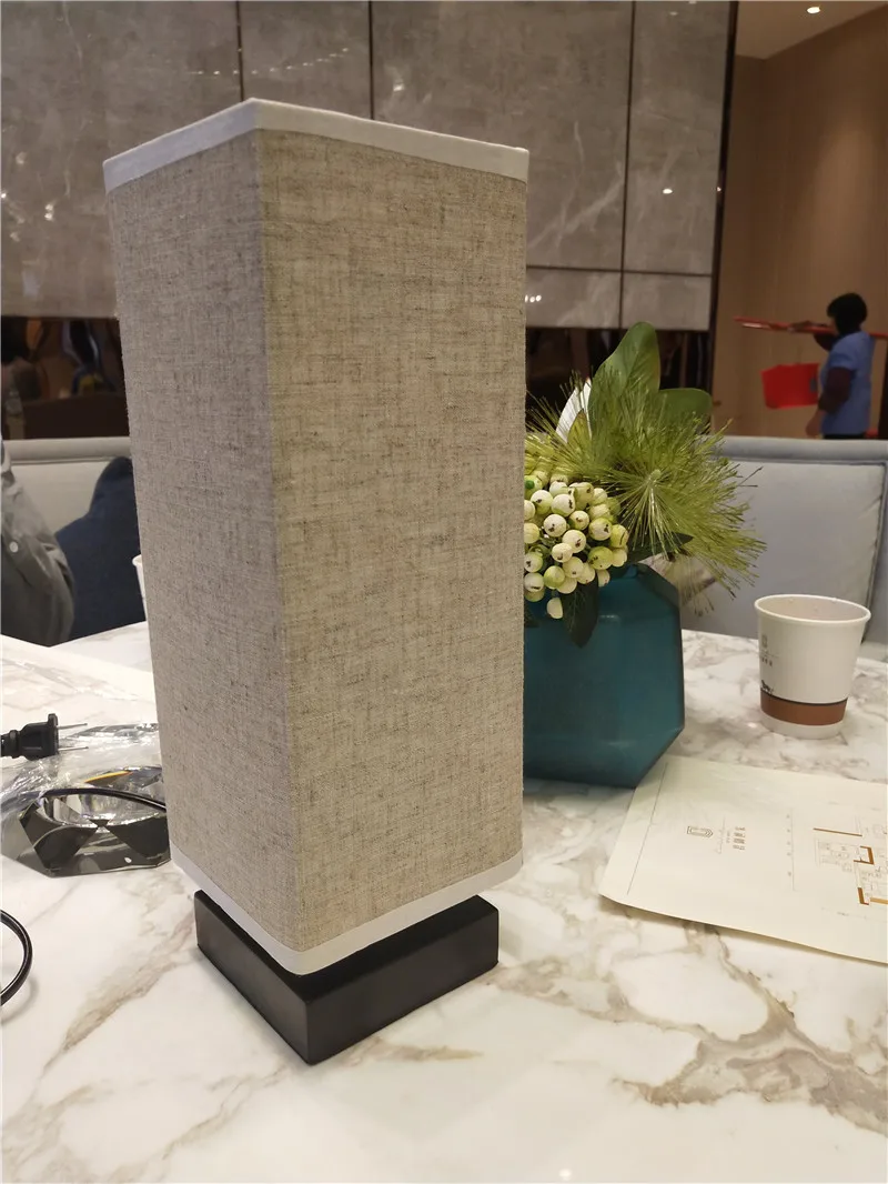 Candeeiros de Mesa Conduziu a Luz da Mesa Nordic Moderno Simples Linho Madeira Maciça Quarto Estilo Chinês Japonês Estudo Sala Estar Luzes 10 Luzes e Iluminação