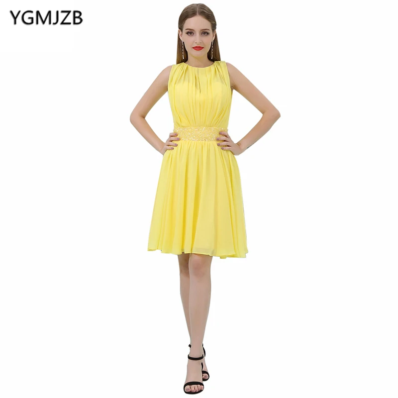 

New Arrival Short Prom Dresses 2019 A-Line Scoop Cap Sleeve Prom Gown Yellow Beaded Sashes Knee Length Chiffon Cocktail Dresses