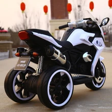 Детский Электрический мотоцикл трехколесный негабаритный может сидеть двойной привод перезаряжаемый с музыкальным аккумулятором автомобиля