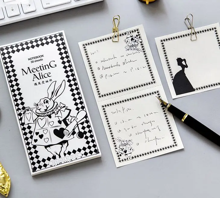 

Super Cool Design Hello Alice Theme Tear Off Paper Notes 15.7*8cm 2018 New Stationery Gift 30 Sheets Memo Pad