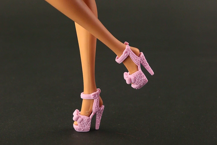 Новинка года; красивые оригинальные туфли для куклы Барби; черные туфли высокого качества; Доступно 15 моделей обуви