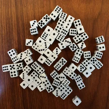 

50PCS Plastic White 8mm Gaming Dice Birthday Parties Board Game Standard Six Sided Decider Die