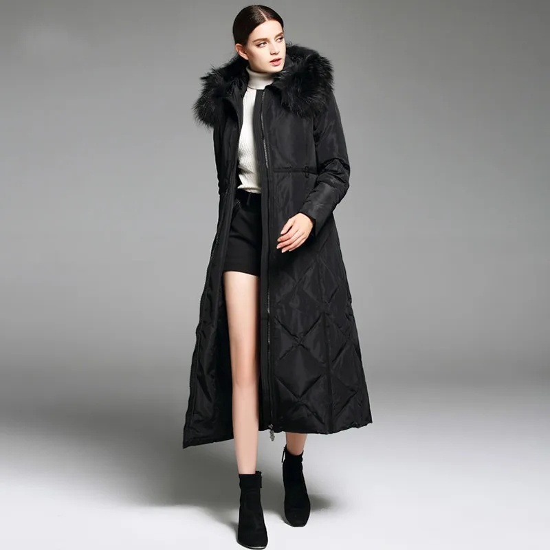 AYUNSUE новая длинная куртка-пуховик Для женщин большой меховой воротник Для женщин Куртки утепленные черные зимние пальто Chaqueta Mujer KJ448 - Цвет: Black
