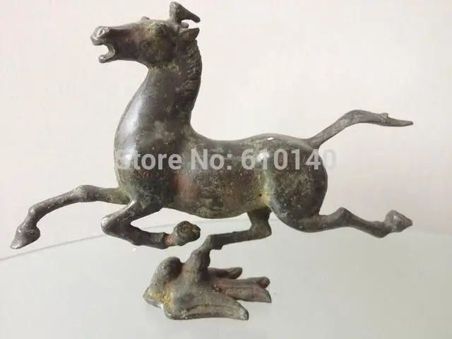 

Bronze chinese statues Horse running on the swallow visual successful old