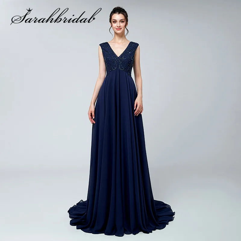 

Simple Elegant Prom Dresses New Arrivals V-neck Major Beaded Beading Sequined Court Train Sleeveless Party Evening Gown CC3121