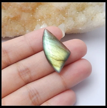 

SALE 1Pcs Natural Stone Shinning Labradorite DIY For Women Pendant Bead Can Free Drill Hole