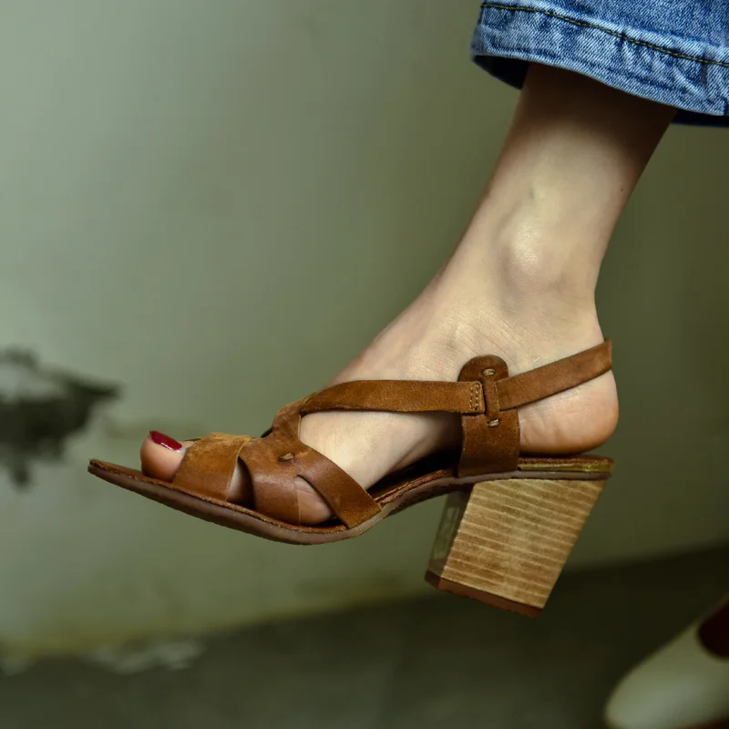 

2019 Vintage Wooden Effects Block Heel Summer Sandals Women Brown Leather Cross Strap Open Toe Shoes Gladiator Sandals