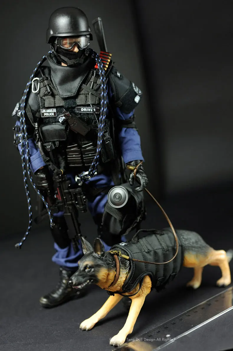 

22 CM German Shepherd 1/6 Scale Wolf Dog Model Police Dog With Bullet-proof Clothing Head Movable Simulation Model Accessories