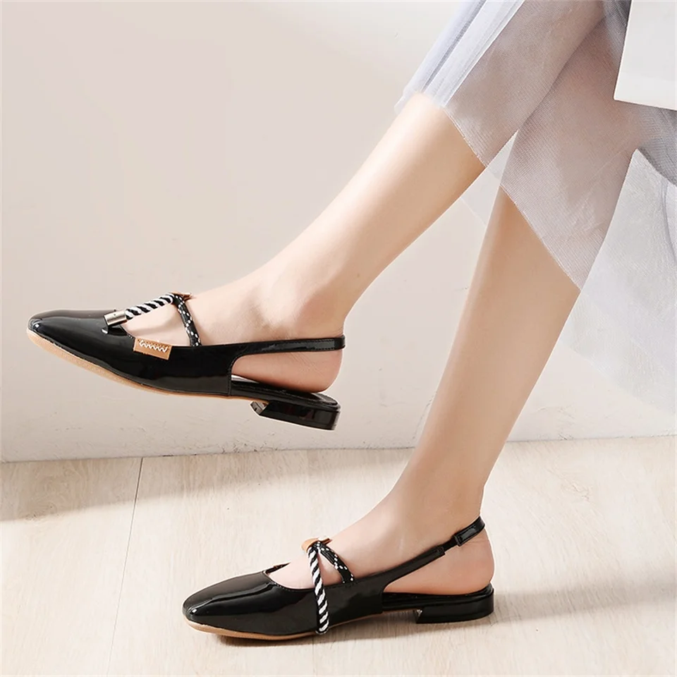 8889982228_1043753679