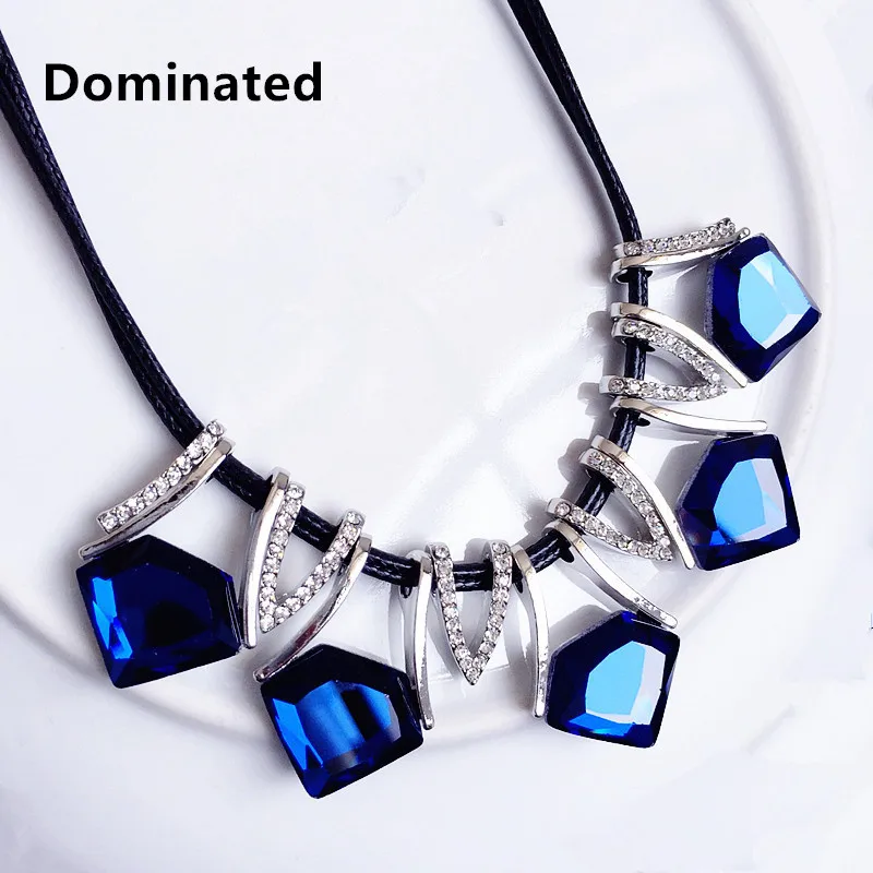 

Dominated Exaggerated Women's Clavicle Necklace Short Geometric Pendant Sweater Chain