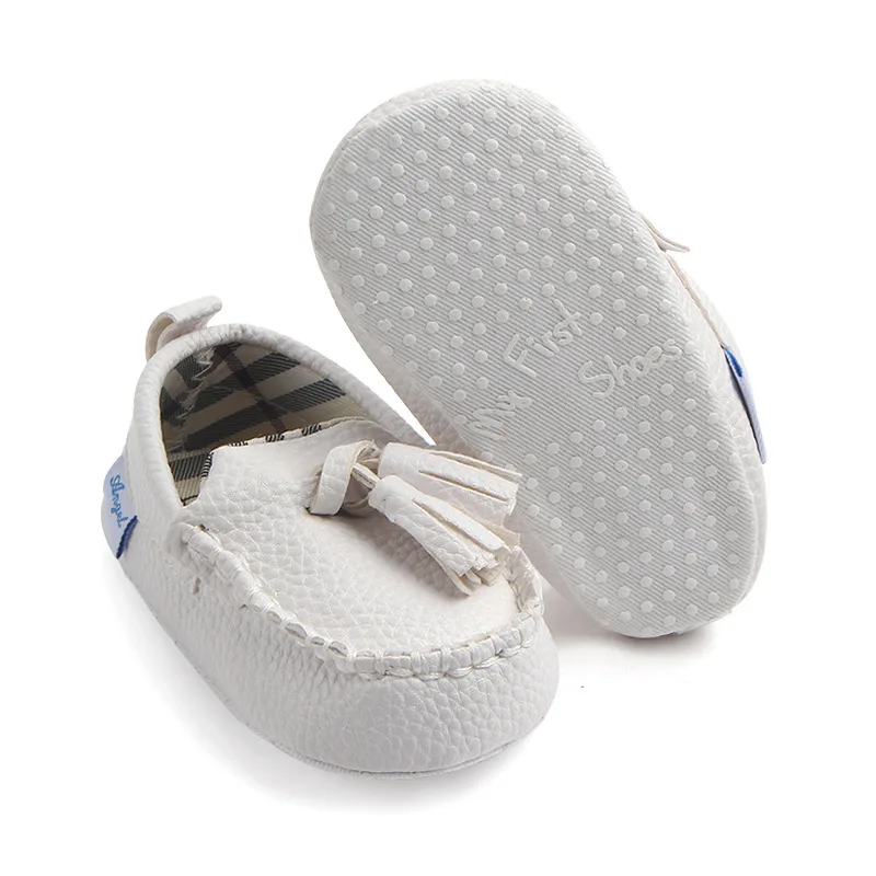 Обувь для новорожденных девочек; 1 год; обувь для малышей; детские мокасины; тапочки для маленьких мальчиков; лоферы из искусственной кожи с кисточками и подвеской