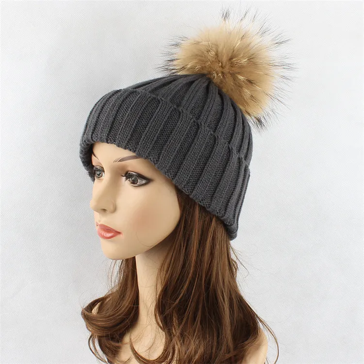 Pаспродажа HDS007 большой натуральный мех мяч Для женщин Зимняя шапка для девочек Icepeak реального мех енота пом шапочки женщина Кепки трикотажные зимняя ш...