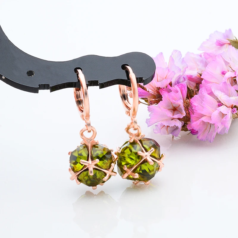 

QCOOLJLY Beautiful 4 Colors Round Gold Color Hoop Earrings Austrian Crystal Jewelry Cubic Zirconia Hoop Earrings