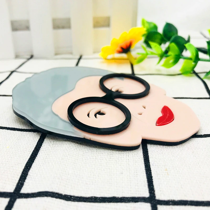 SexeMara-Large-Ladies-Acrylic-Brooch-For-Women-Girls-Big-Resin-Cartoon-Grandma-s-Head-Handmade-Funny (3)